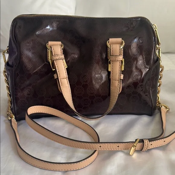 Authentic Michael Kors Dark Brown Crossbody‎ Bag with Gold Accents 9”/13” - Picture 2 of 8